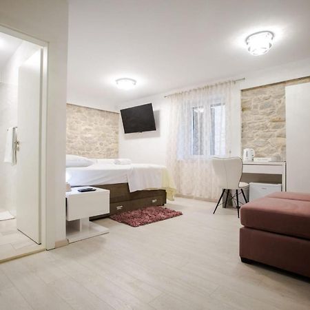 Lions Luxury Rooms Сплит Экстерьер фото