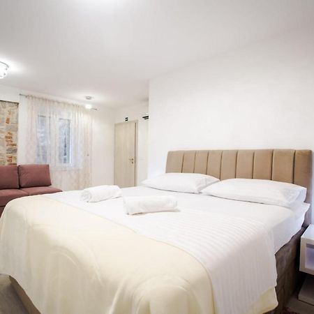 Lions Luxury Rooms Сплит Экстерьер фото