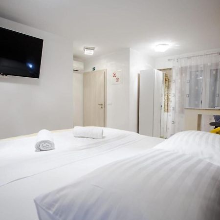 Lions Luxury Rooms Сплит Экстерьер фото